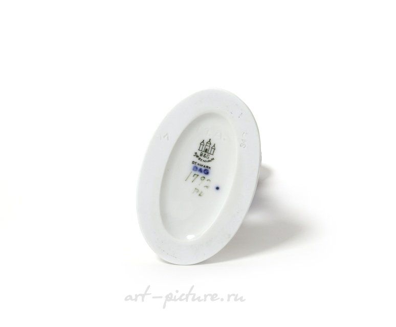 Фарфоровая фигура (статуэтка) Мальчик c дудочкой Bing & Grondahl