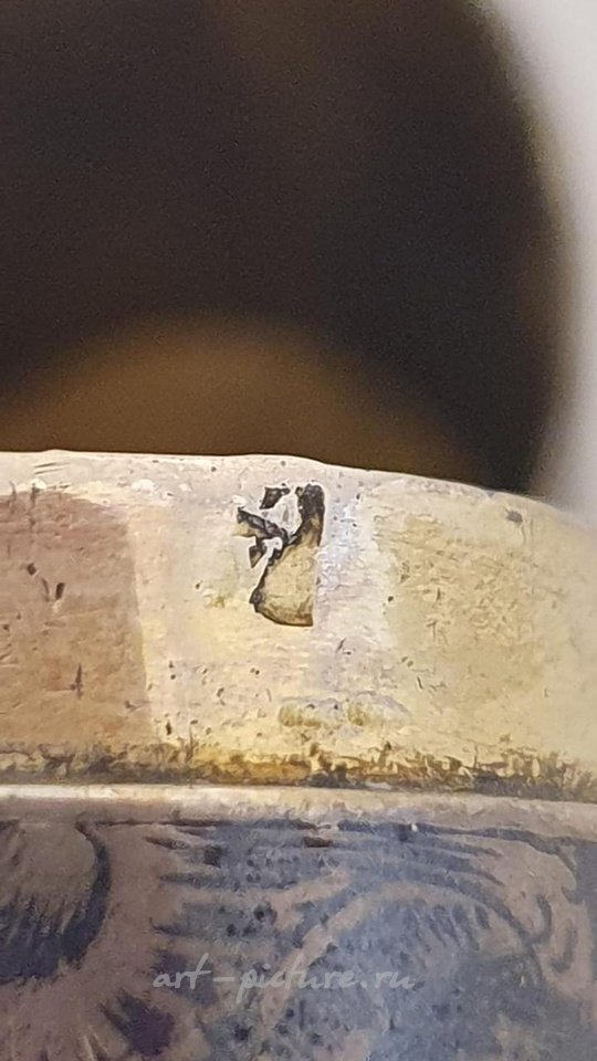 Русское серебро , Русская табакерка 18 века из серебра с позолотой и чернью, изготовленная в Великом Устюге в 1779 году