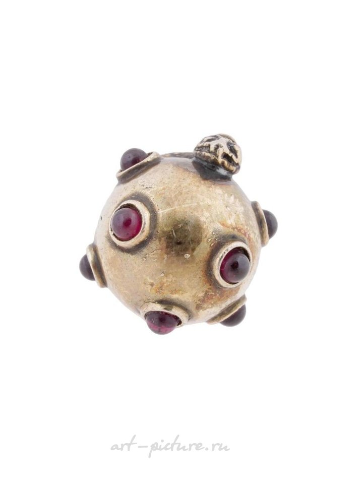 Русское серебро , Подвеска в форме пасхального яйца из русского серебра с позолотой.