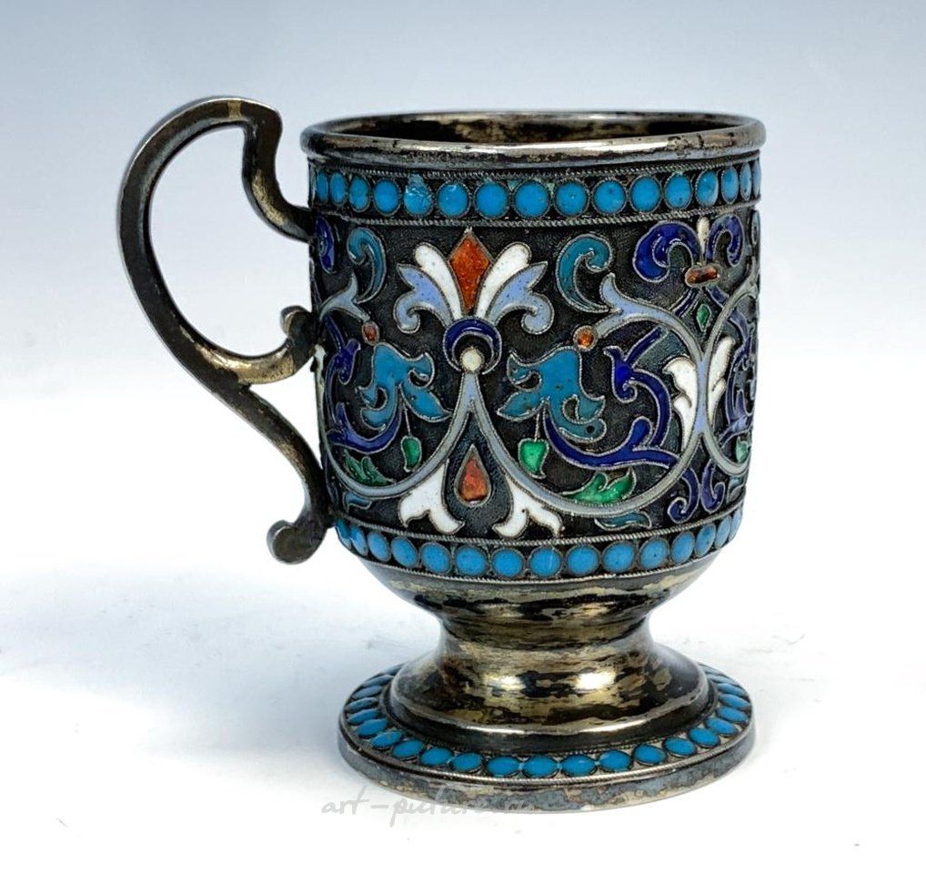 Русское серебро , Русская эмаль серебряная кружка. Конец 19 века.