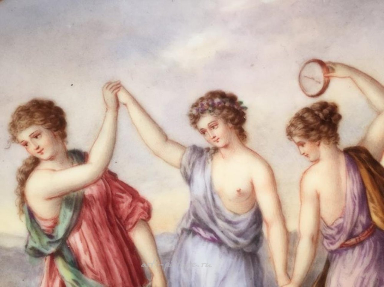 维也纳皇家瓷器 , 带有金色琺琅边框的皇家维也纳储物柜瓷盘