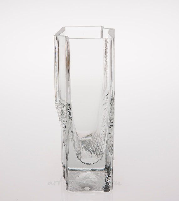 Ваза из художественного стекла, 16 х 6,5 х 22 см. Автор Tapio Wirkkala, (Финляндия)