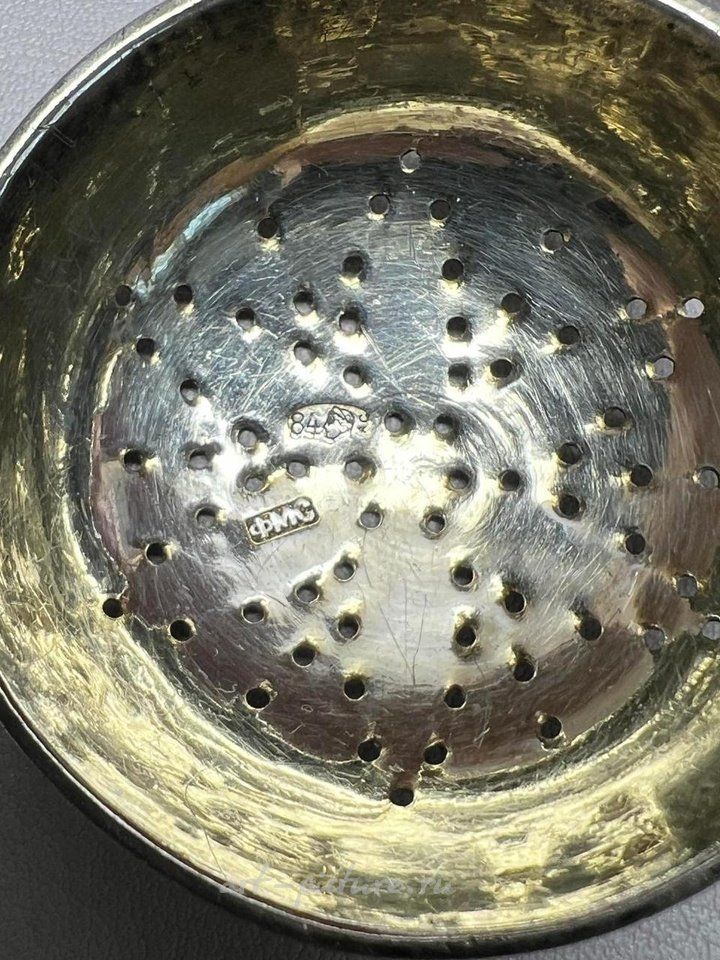 Русское серебро , Два императорских русских серебряных дуршлага