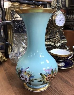 buy A vase produced by the Imperial Porcelain Factory in St. Petersburg, during the reign of Alexander II (1860-1870).