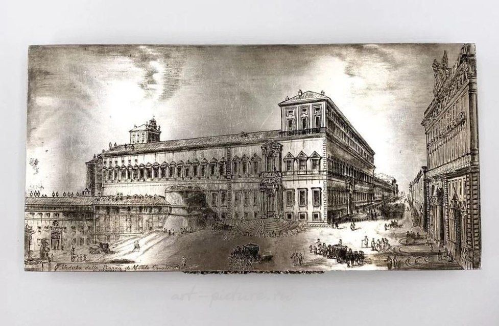 The translation of "Шкaтулка Вuсcеllati" from Russian to English is "Bucellati box."