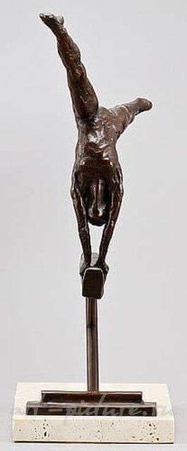 Бронзовая статуэтка. "Гимнастка на бревне" Дания, Royal Copenhagen. Автор Sterett-Gittings Kelsey (США, г. р. 1941)