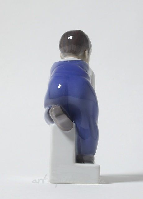 Фарфоровая статуэтка Я иду сейчас Bing Grondahl