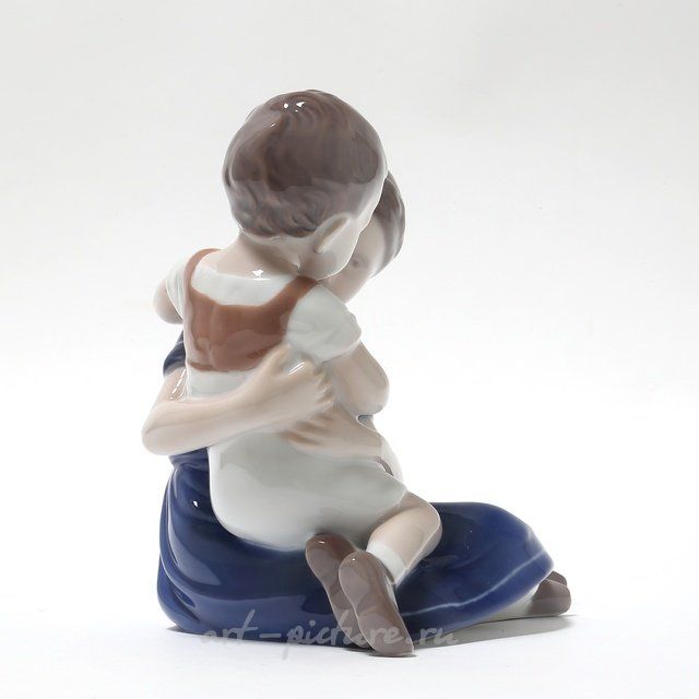 Играющие дети. Дания, г. Копенгаген, Bing & Grondahl