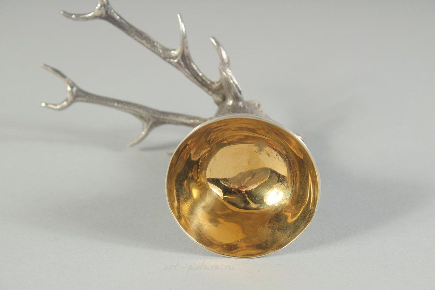 Русское серебро , РУССКИЙ СЕРЕБРЯНЫЙ КУБОК В ВВИДЕ ОЛЕНЯ