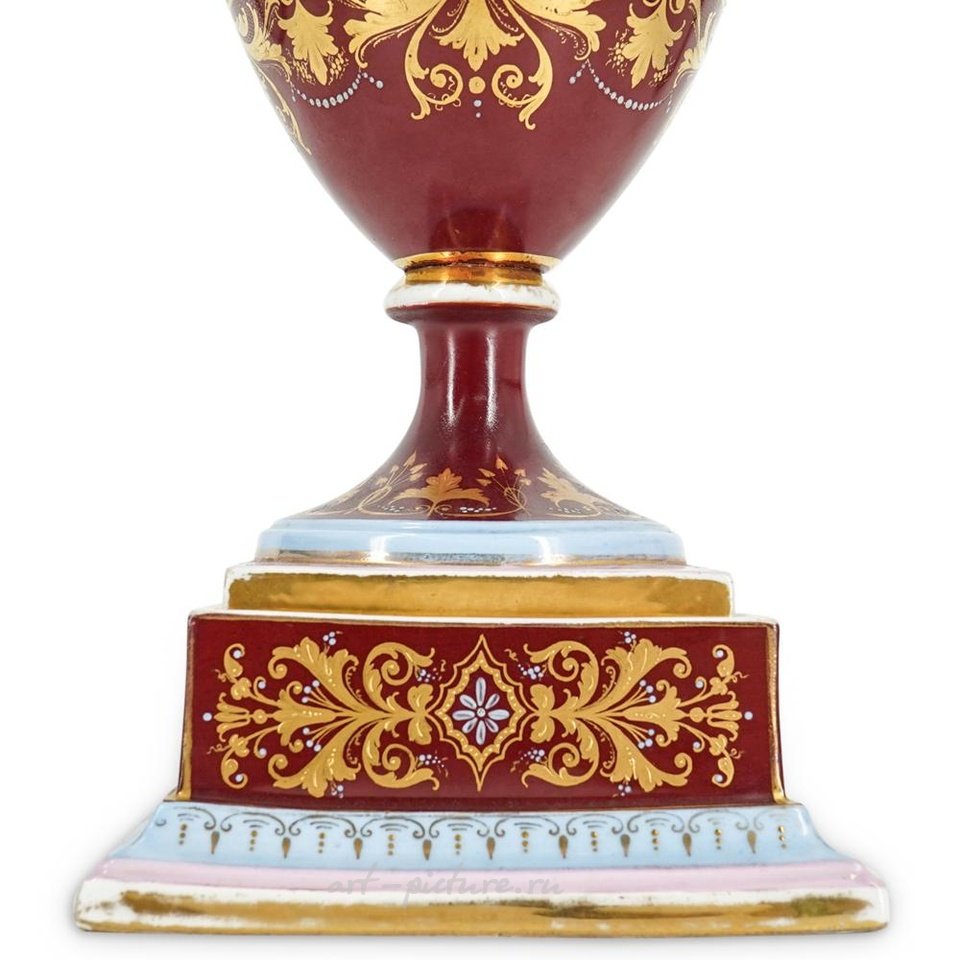 维也纳皇家瓷器 , 一对维也纳皇家瓷瓮