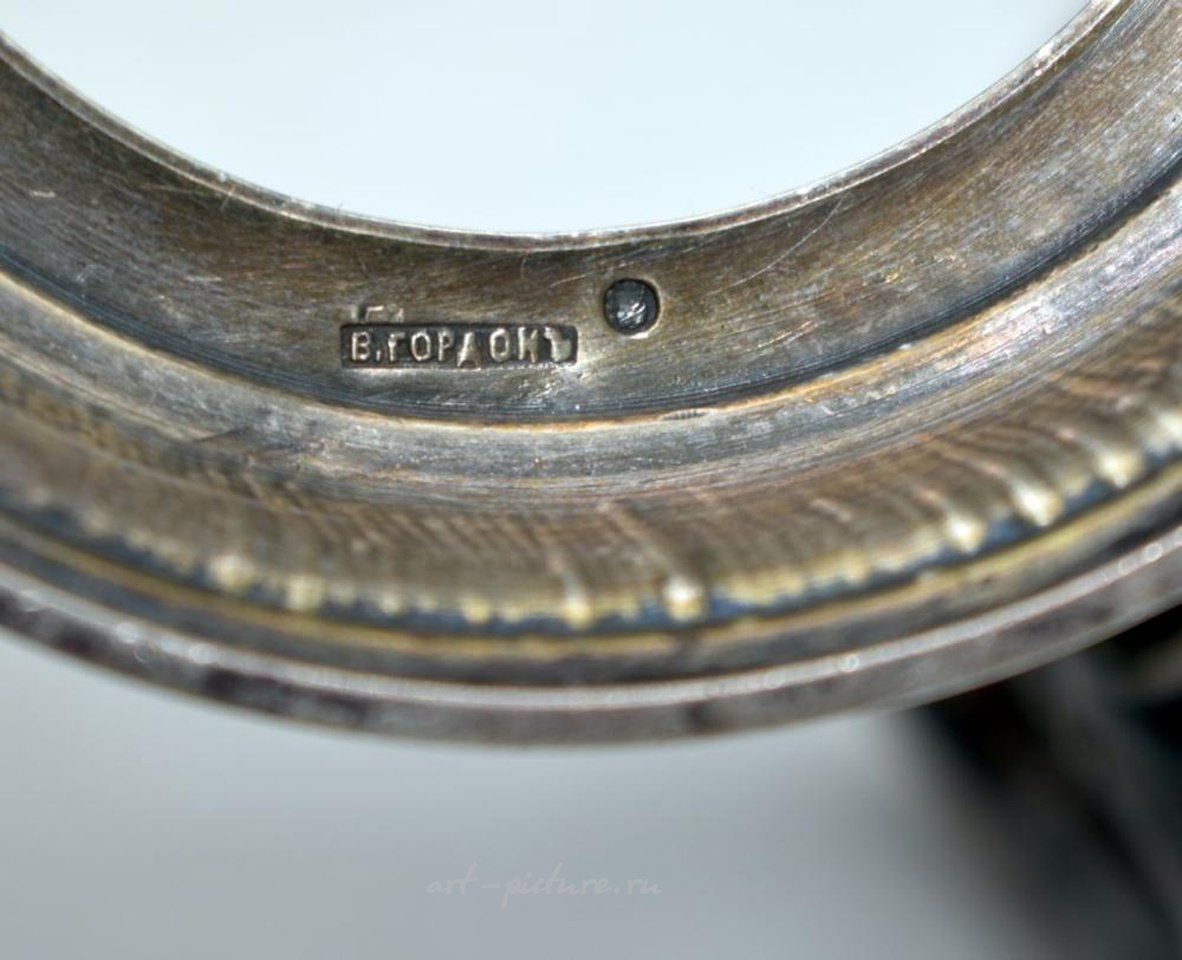 Русское серебро , Антикварный русский подстаканник из серебра и стекла