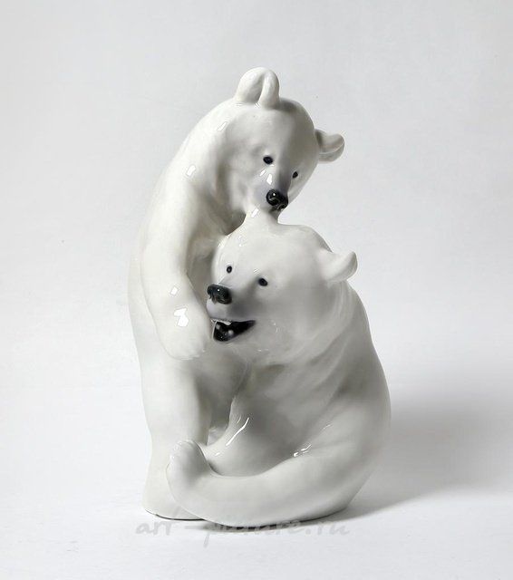 一对玩耍的熊。丹麦，哥本哈根，皇家哥本哈根，1898 - 1923年。