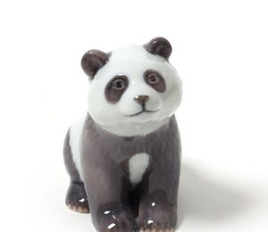 Сидящая панда. Дания, г. Копенгаген, Royal Copenhagen