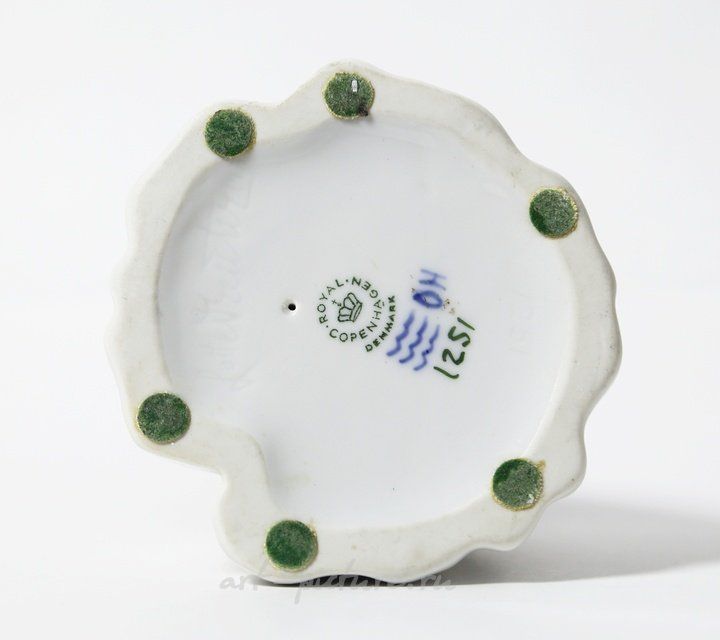 Амагерская девочка. Дания, г. Копенгаген, Royal Copenhagen