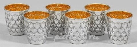 Шесть серебряных рюмок