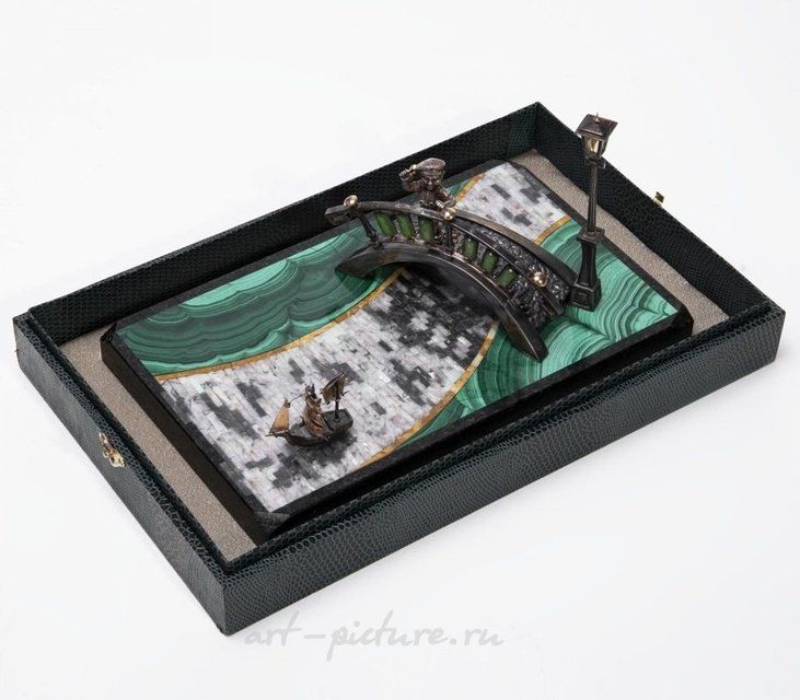 Ювелирная скульптурная композиция "Мальчик на мосту"