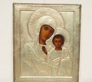 Русская икона 19 века, роспись на дереве с серебром...