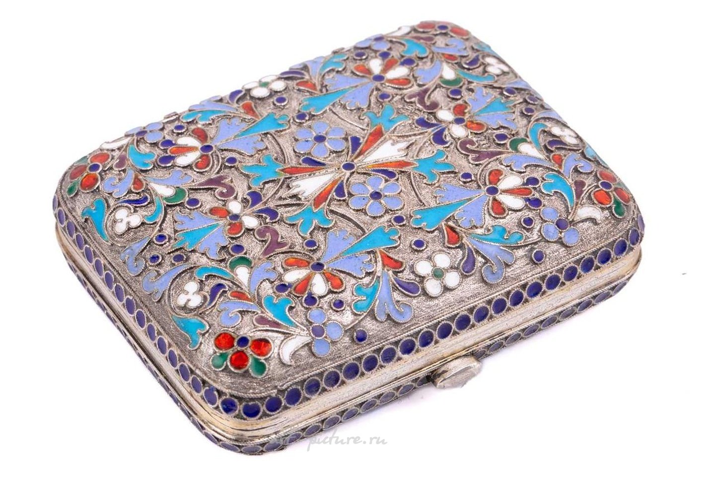 Русское серебро , Русская серебряная сумочка с эмалью по клеточкам, около 1880 года, недавно приобретенная из частной коллекции.