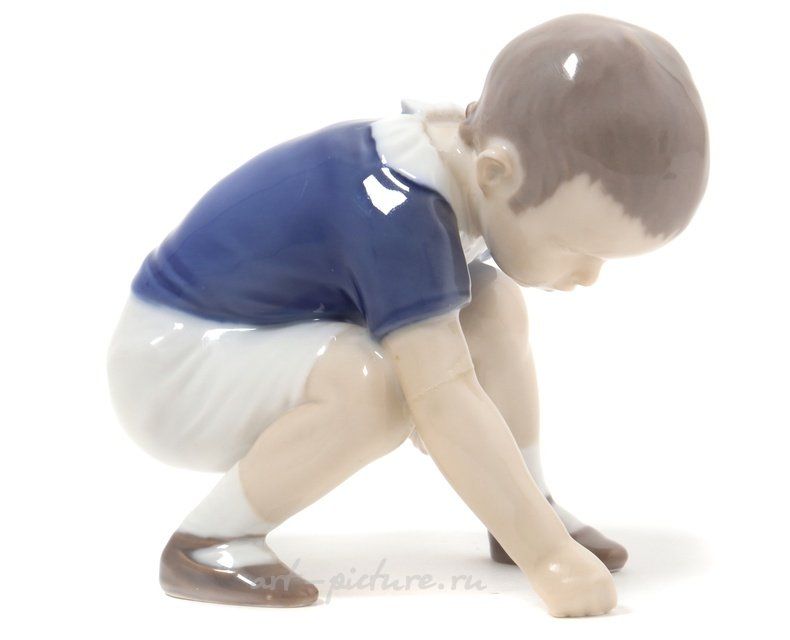 Дикки (мальчик, рисующий на асфальте). Дания, г. Копенгаген, Bing & Grondahl