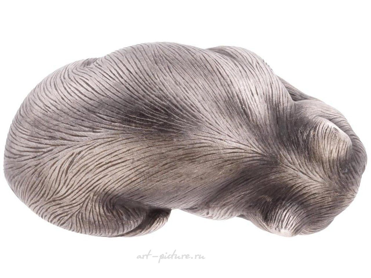 Русское серебро , Русская серебряная фигурка изготовлена в форме лежащей кошки.