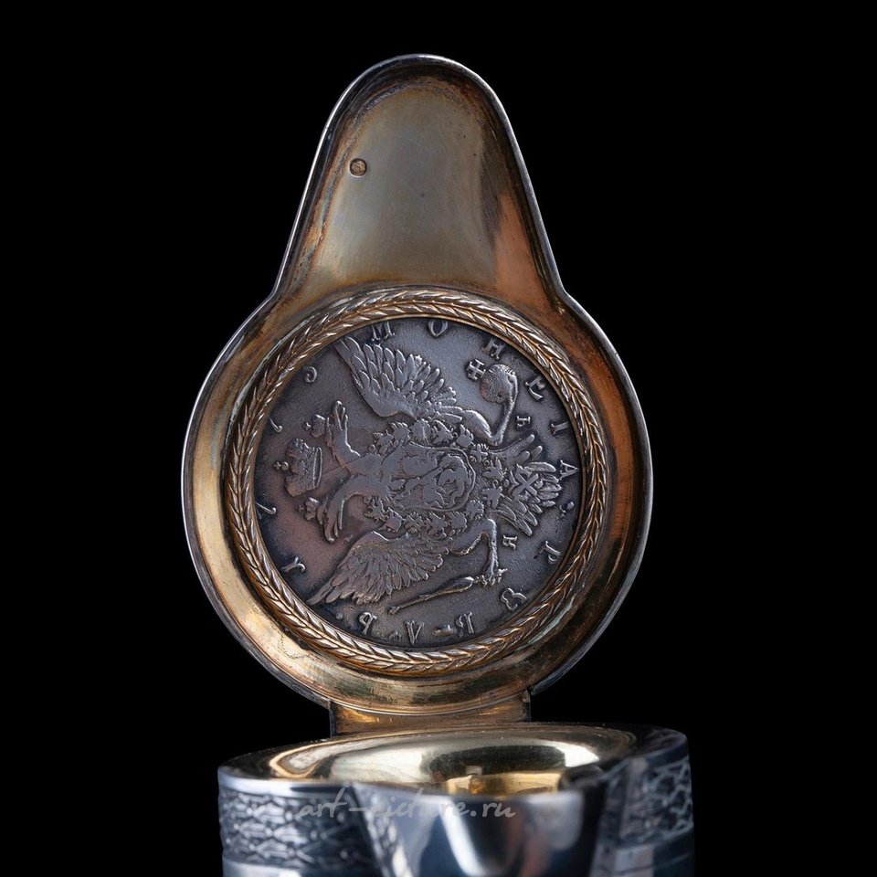 Русское серебро , Графин из русского серебра с позолотой