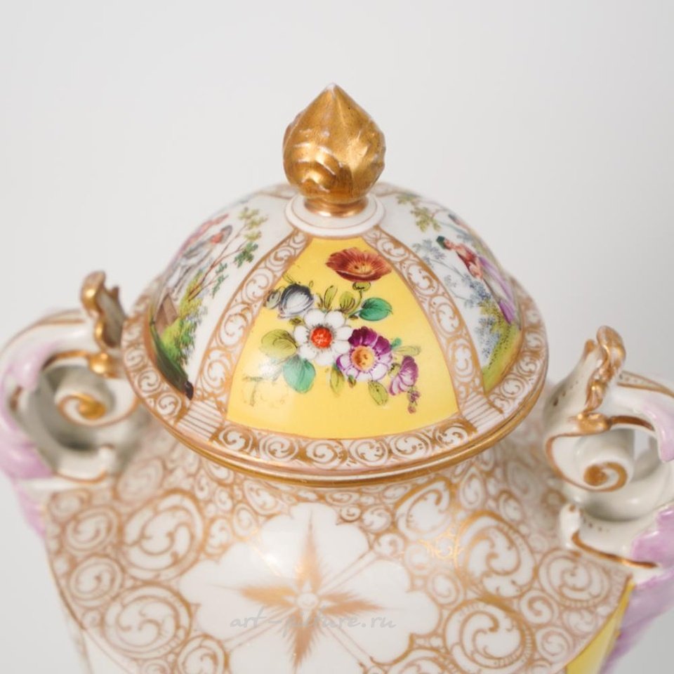 Royal Vienna Porcelain , Chinese Porcelain Urn