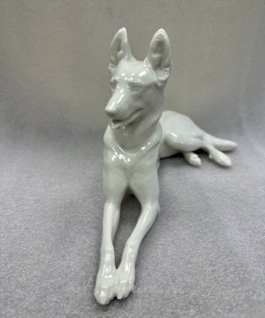 Фарфоровая фигура (статуэтка) "Немецкая овчарка​", Nymphenburg