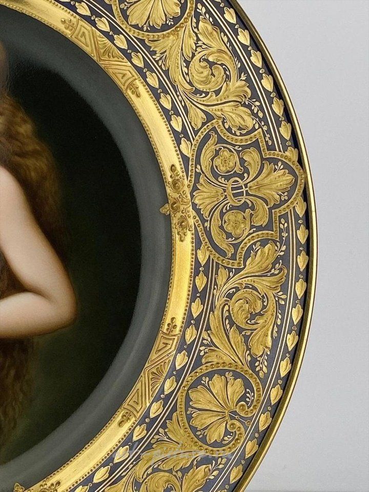 Royal Vienna , Фарфоровая тарелка "Royal Vienna" около 1900 года