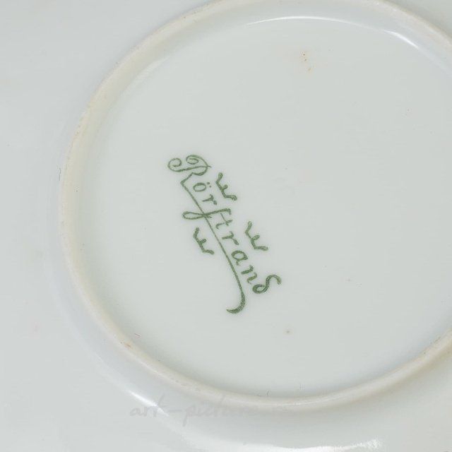 Фарфоровые кофейные пары с ирисами. Модерн. Ручная подглазурная роспись.  Швеция, Rörstrand