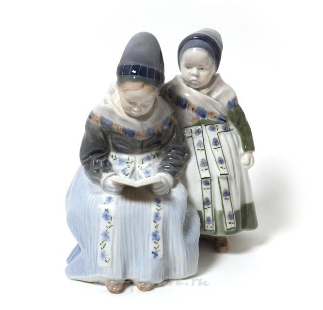 Пара девочек. Дания, г. Копенгаген, Royal Copenhagen