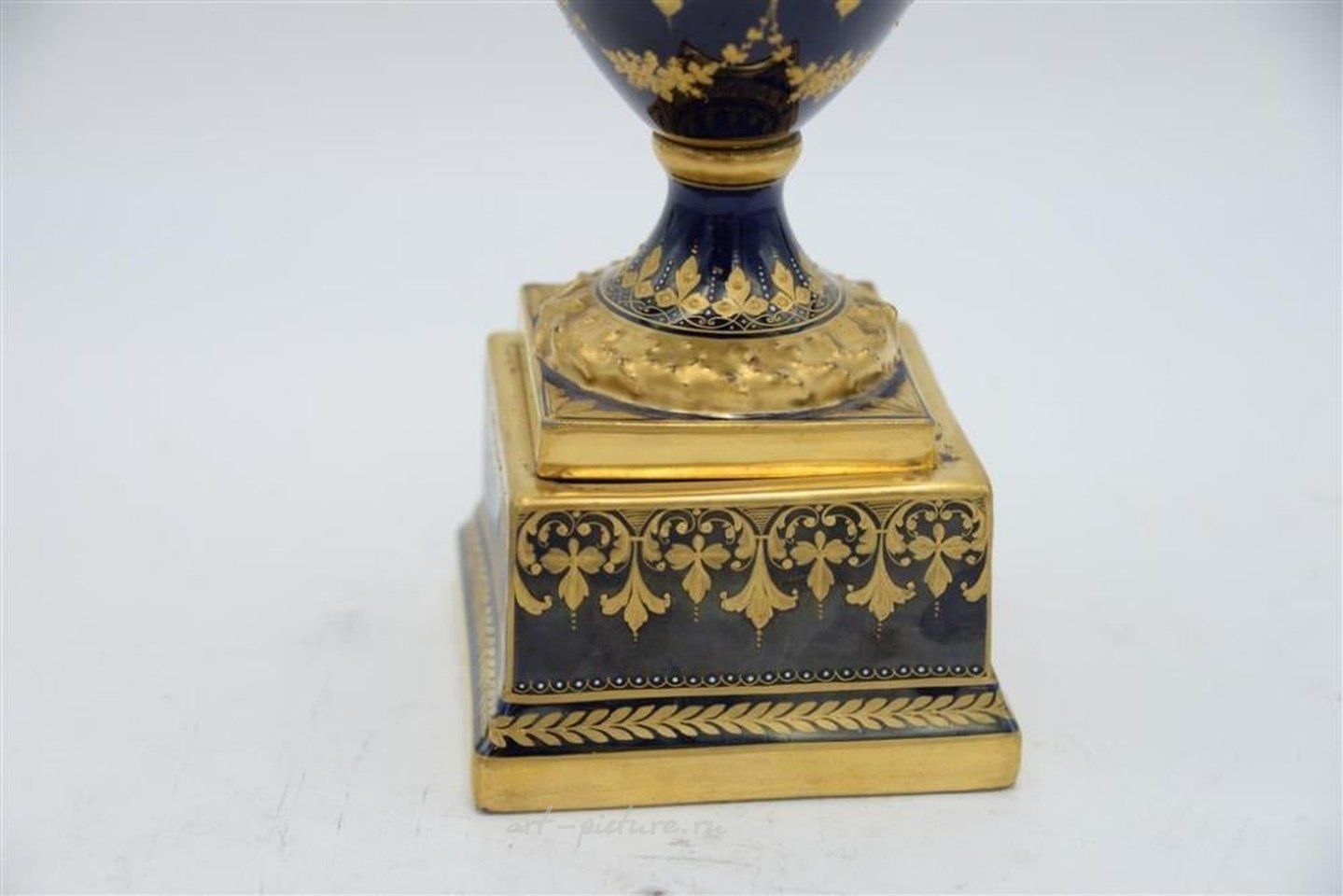 Royal Vienna , Королевская венская урна с ручной росписью и портретом