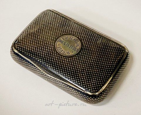 Русское серебро, Серебряная русская пилюльница с ниелловой работой - надпись "EQUITATIO..."