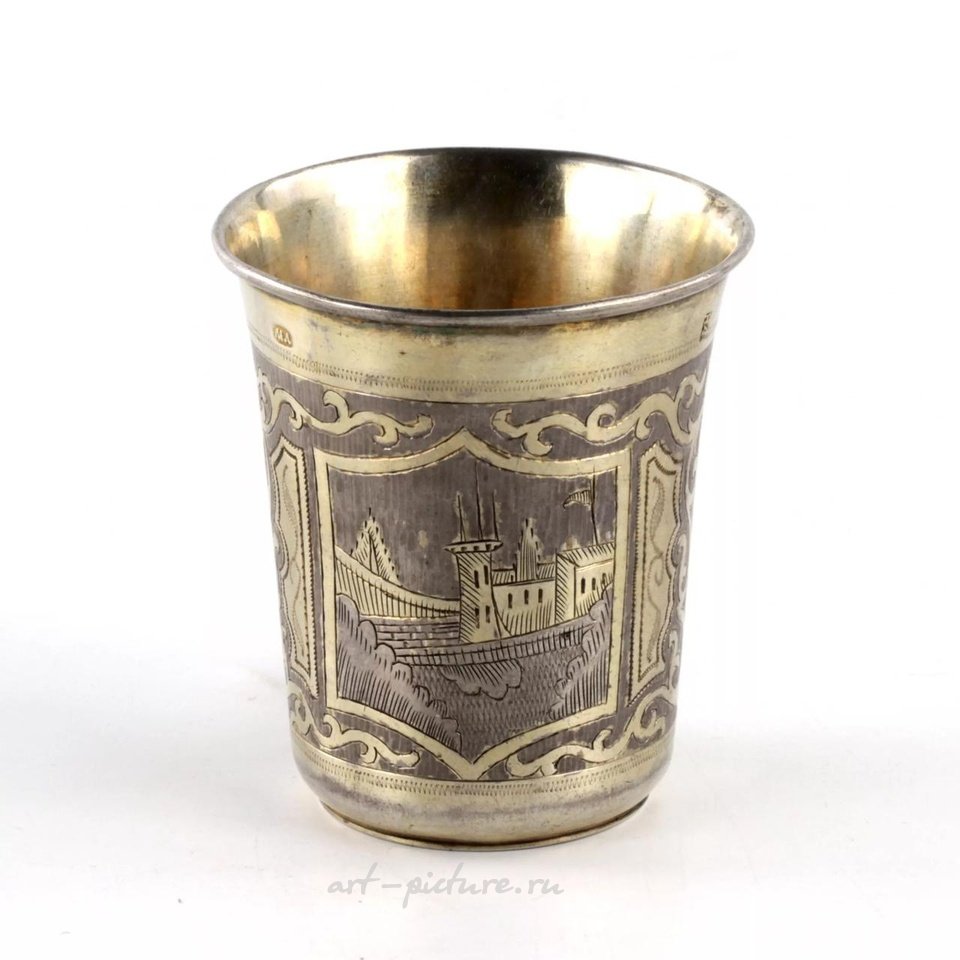 Русское серебро , Серебряная русская водочная чашка с видами города.