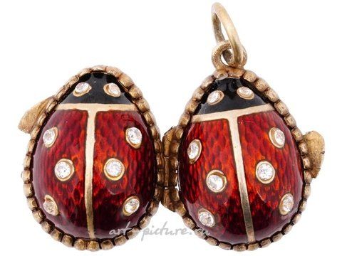 Русское серебро, Серебряное яйцо-подвеска с позолотой и драгоценными камнями