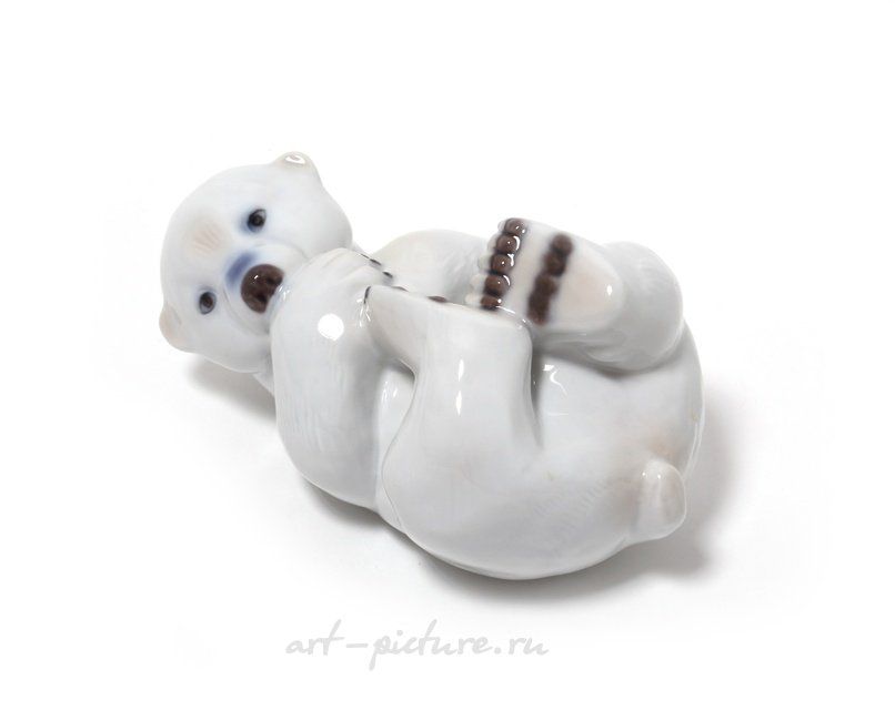 Белый полярный медвежонок. Дания, г. Копенгаген, Bing & Grondahl