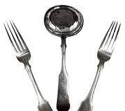 Серебряный столовый прибор шотландского провинциального происхождения в стиле "скрипка" начала XIX века...