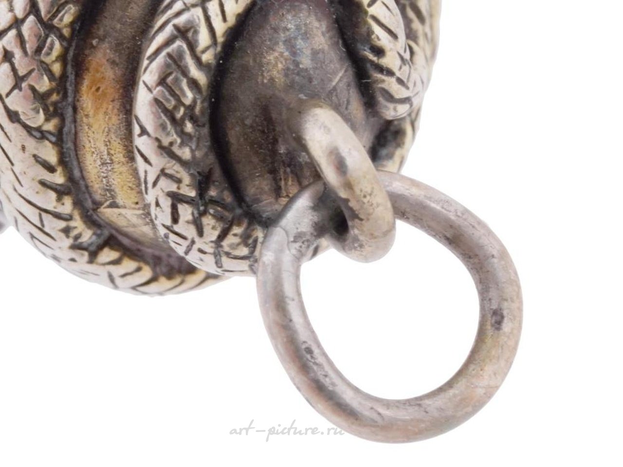 Русское серебро , Подвеска в форме пасхального яйца из русского серебра с позолотой.