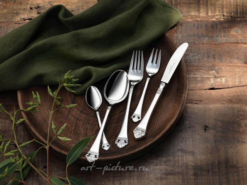 Столовый набор Rosenmuster от Robbe Berking из 30 предметов (серебро 925 пробы, частично позолоченный).