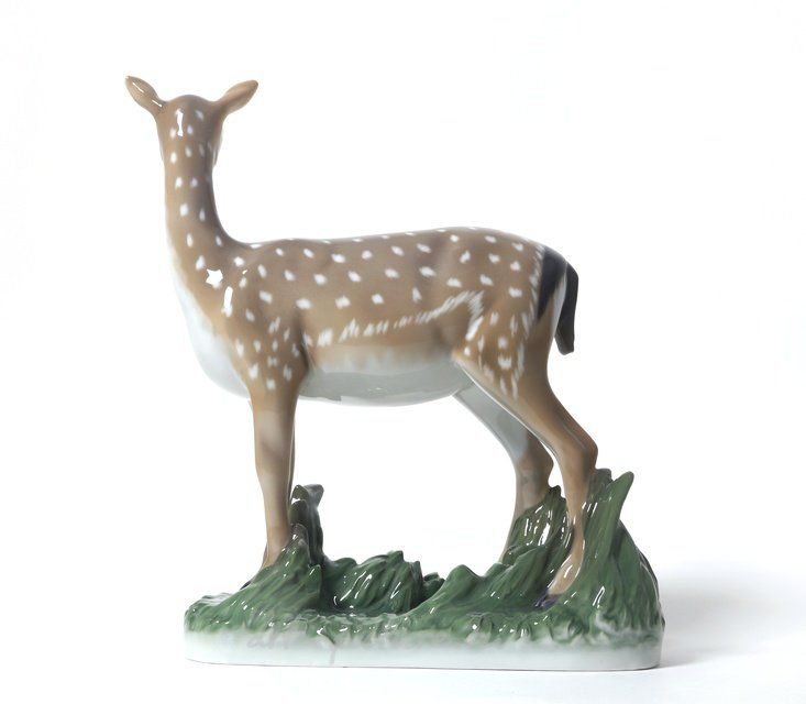 Молодая косуля. Дания, г. Копенгаген, Royal Copenhagen