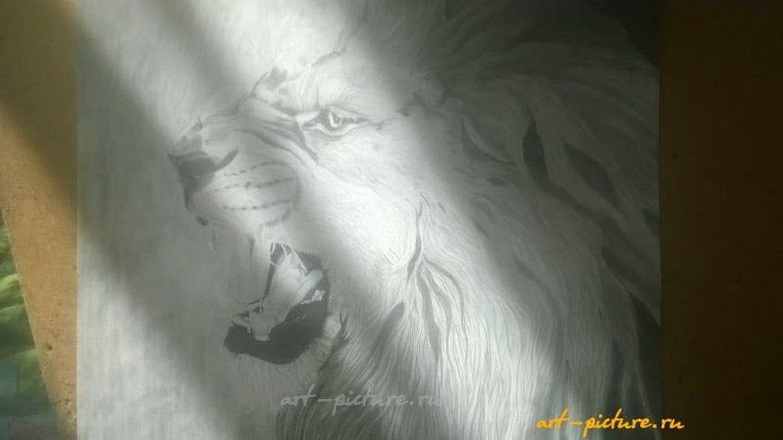 Лев карандаш 