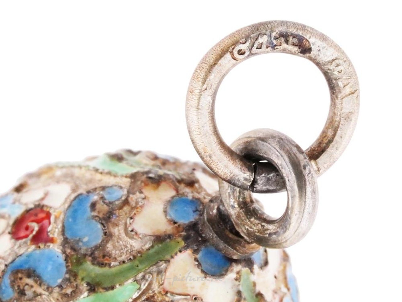 Русское серебро , Подвеска в форме русского яйца, изготовленная из позолоченного серебра