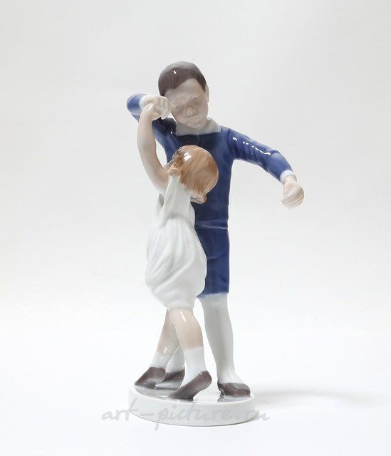 Школьные танцы. Дания, г. Копенгаген, Bing & Grondahl