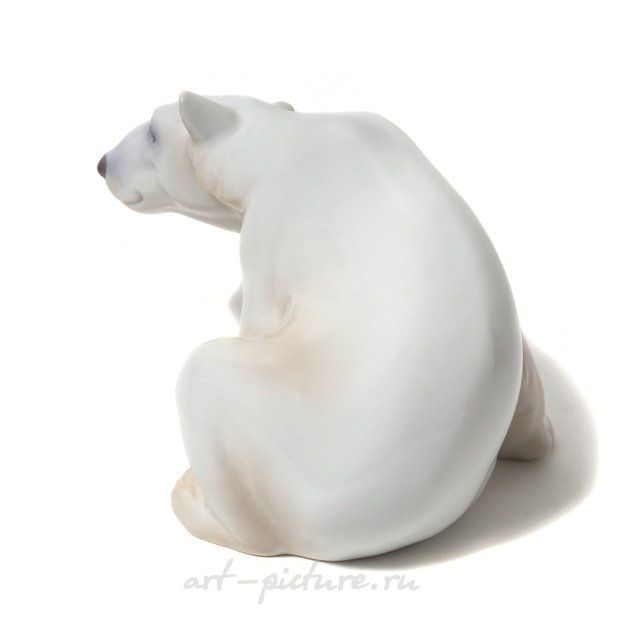 Сидящий полярный белый медведь. Дания, г. Копенгаген, Bing & Grondahl. 1915г.