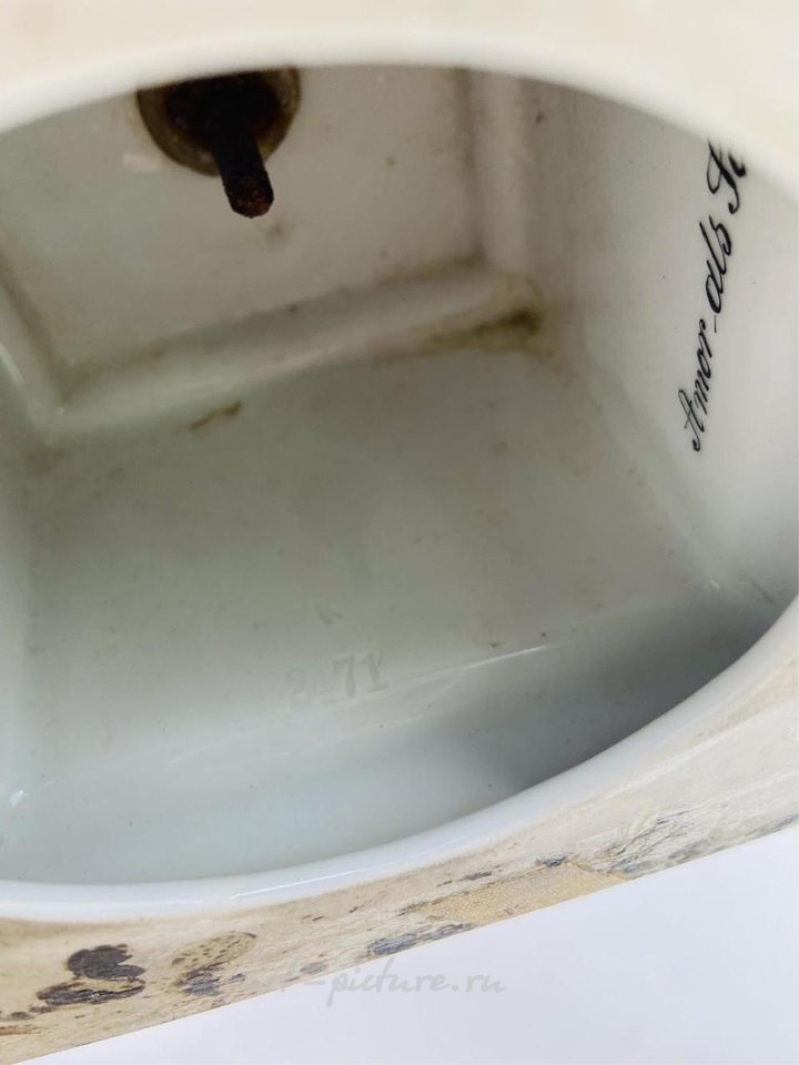 Royal Vienna , Ваза из фарфора 19 века с ручной росписью и золотыми узорами из Royal Vienna