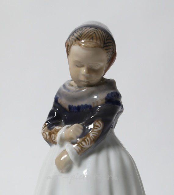 Амагерская девочка. Дания, г. Копенгаген, Royal Copenhagen