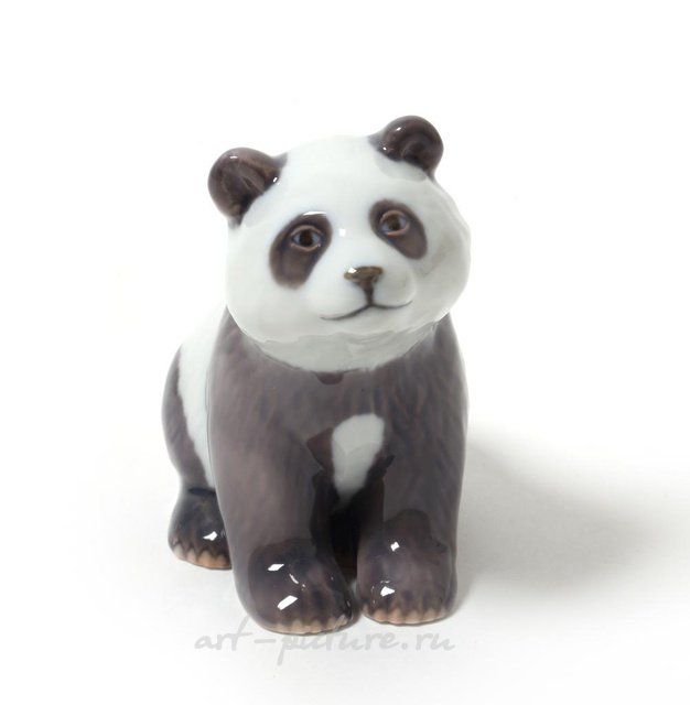 Сидящая панда. Дания, г. Копенгаген, Royal Copenhagen