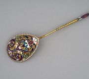 КРАСИВАЯ РУССКАЯ СЕРЕБРЯНАЯ И ЭМАЛЕВАЯ ЧАЙНАЯ ЛОЖКА, 1900-Е ГОДЫ