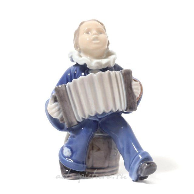 Ребенок с аккордеоном. Дания, г. Копенгаген, Royal Copenhagen