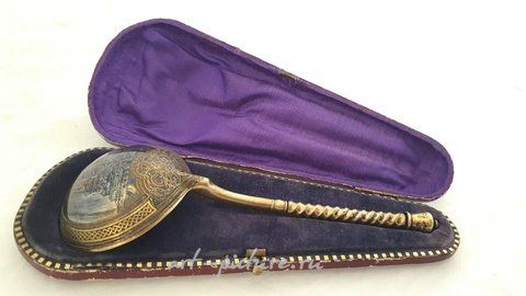 Русское серебро, Серебряная ложка в оригинальном футляре с видом на Москву