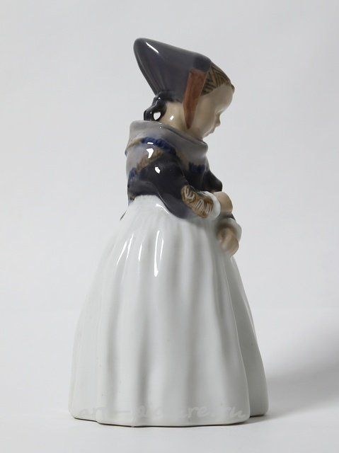 Амагерская девочка. Дания, г. Копенгаген, Royal Copenhagen